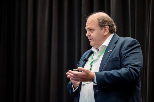 IQGeo Americas Meetup 2024で基調講演を行うリチャード・ペッティ