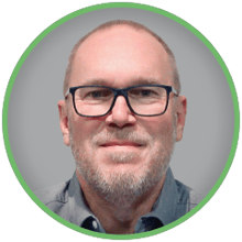 IQGeoプロフィール写真-ジョージ・ヒューズ-背景グレー_240x240-1